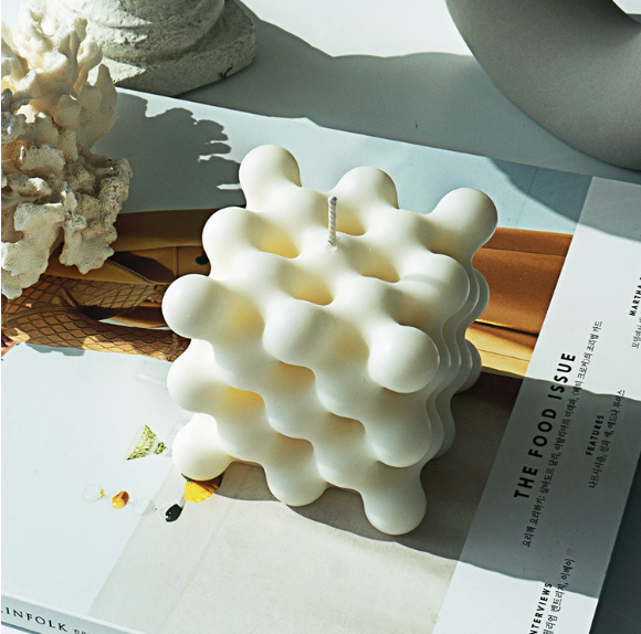Sculptural Candle - Lovely Soap (Milk)